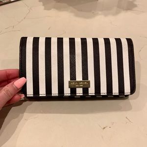 Authentic Henri Bendel Wallet